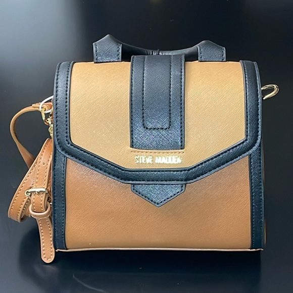 Purse - Picture 1 of 6